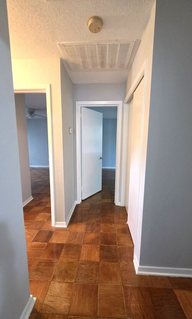 Building Photo - Newly Updated Home in Seagate Village