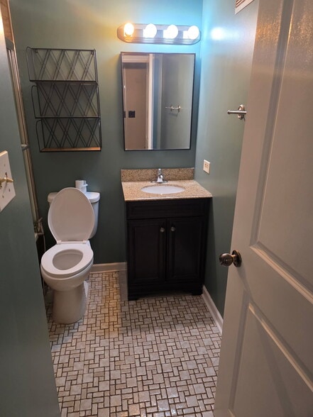 Entryway Bath - 8901 S Roberts Rd