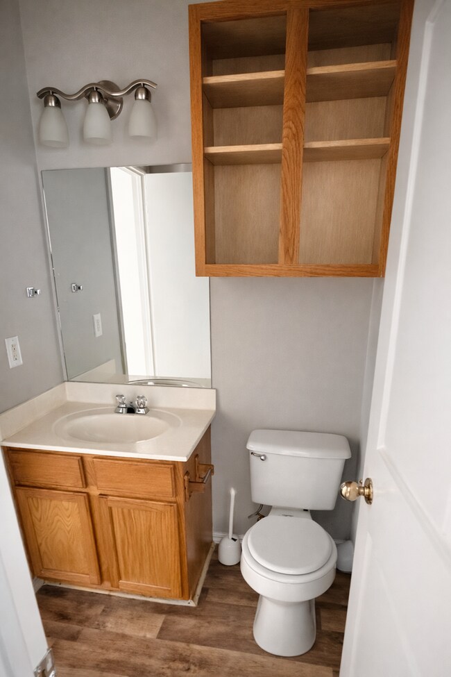 Building Photo - AVAILABLE NOW! - FULLY FURNISHED