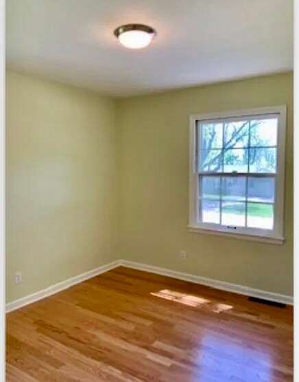 Building Photo - 1900 E 28th Ave