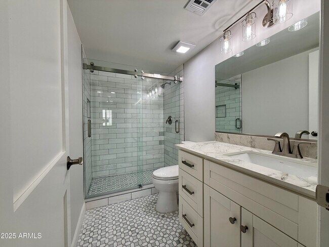 Building Photo - 7930 E Camelback Rd