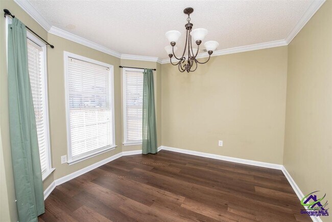 Building Photo - 122 Emberly Ln