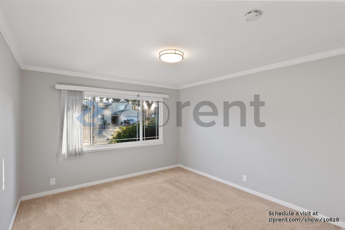 Building Photo - 1861 Briarwood Dr