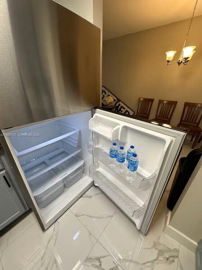 Building Photo - 1120 NE 24th Ave