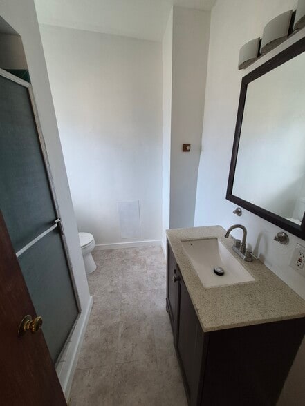 Building Photo - 3443 Cahuenga Blvd W