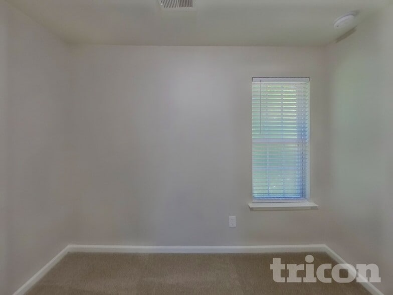 Building Photo - 3046 Willamette Valley Dr