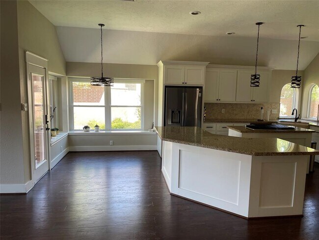 Building Photo - 2506 S Strathford Ln