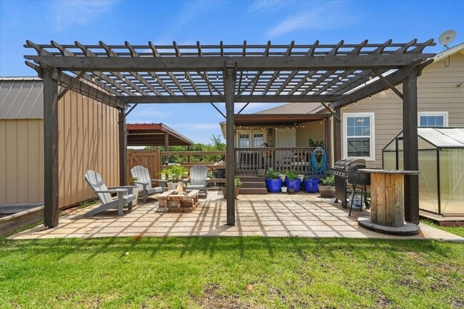 Building Photo - 153 McCrae Ln