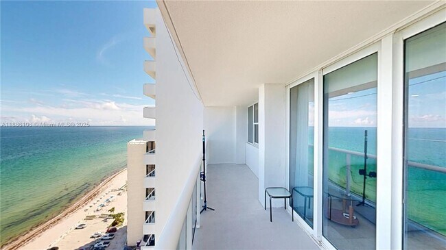 Primary Photo - 3140 S Ocean Dr
