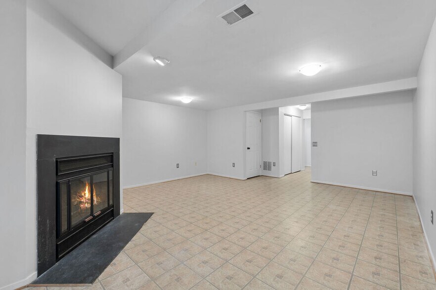 Building Photo - 14413 Long Green Dr