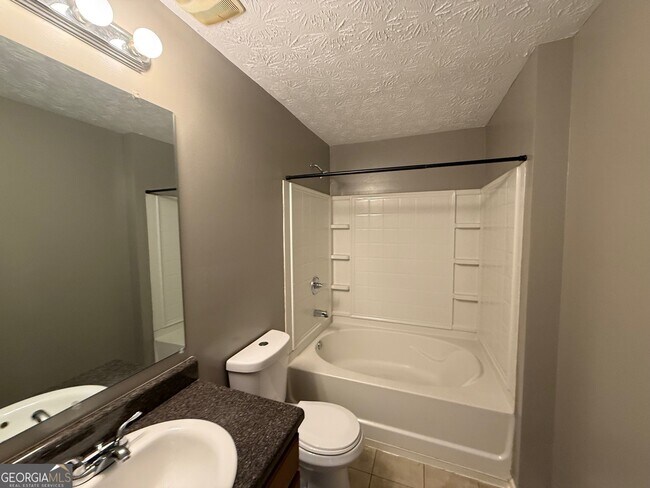 Building Photo - 13104 Fairington Ridge Cir