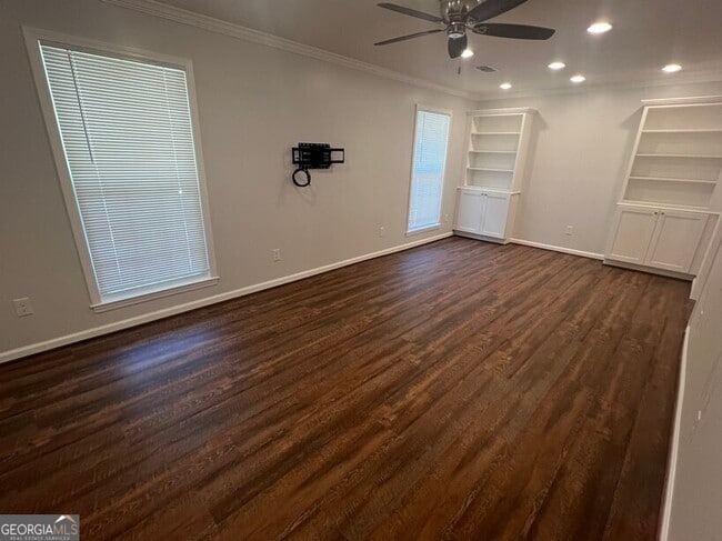 Building Photo - 648 Nelby Ct