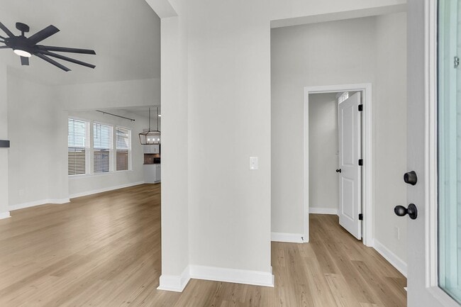Building Photo - Beautiful 3 Bedrooms, 3.5 Bathrooms Home i...