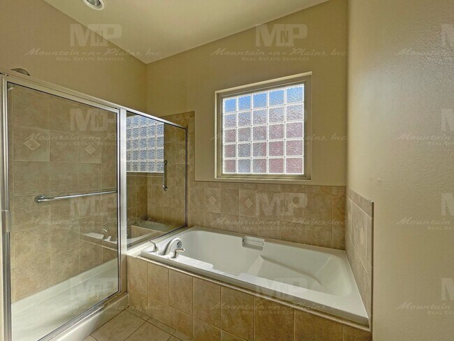 Building Photo - Must See House in Windsor