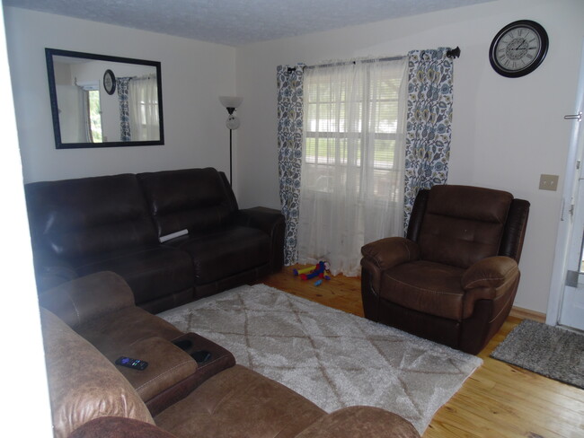 Living room - 81 Pine Tree Ln