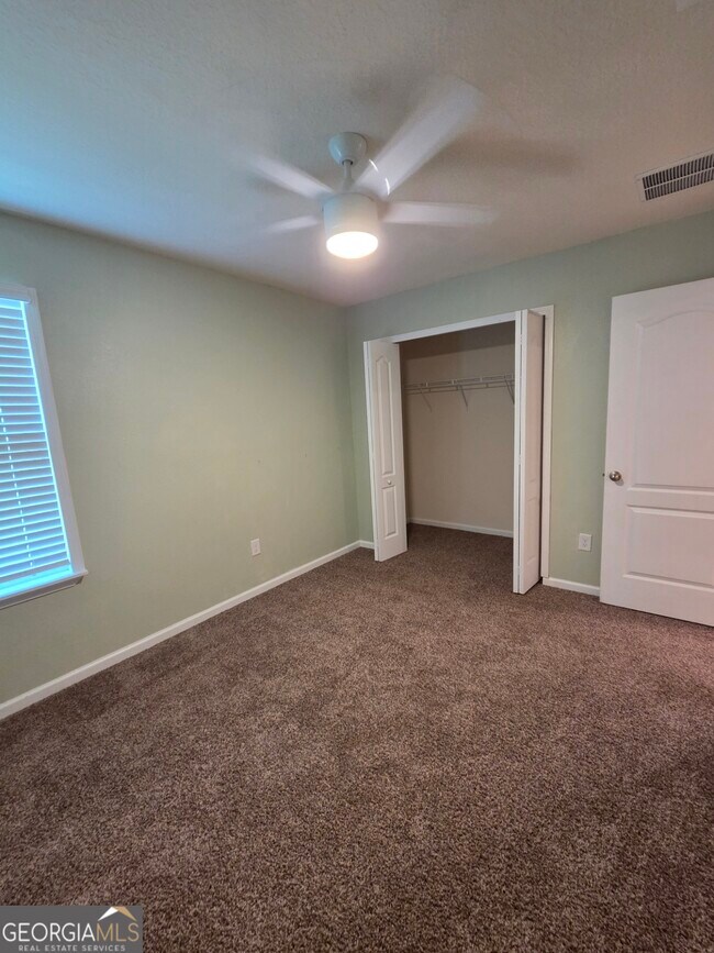 Building Photo - 152 Ashwood Cir