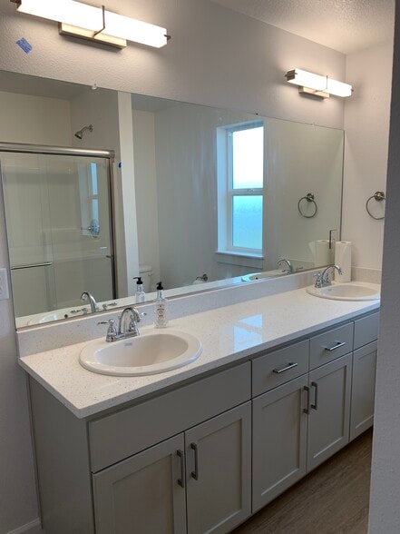 Primary bath - 3503 NE McDonald Ln