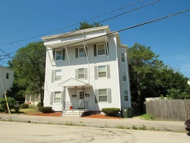 Building Photo - 68 Laval St