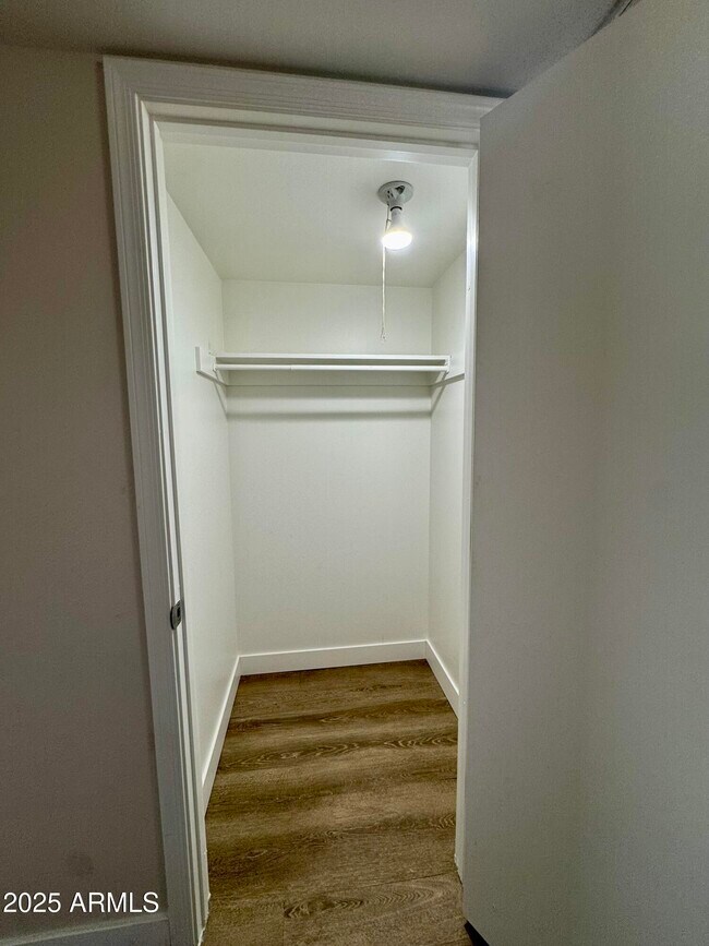 Building Photo - 1702 W Tuckey Ln