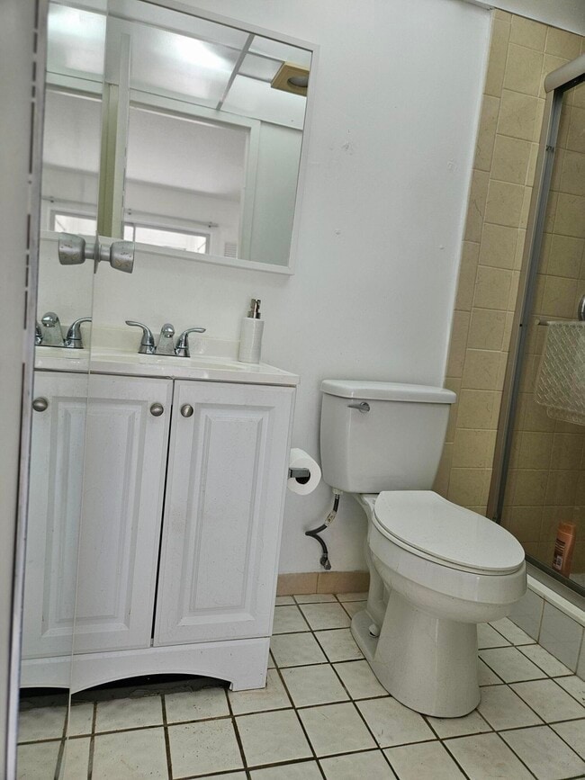 Building Photo - 743 Flanders Dr