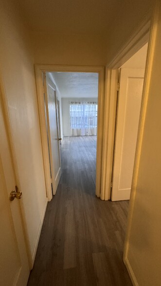 Building Photo - 1248 E 15th St