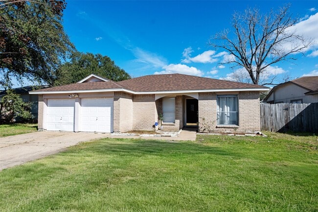 Building Photo - 2022 Crosscoach Ln