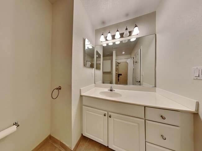 Building Photo - 5236 Hampton Beach Pl