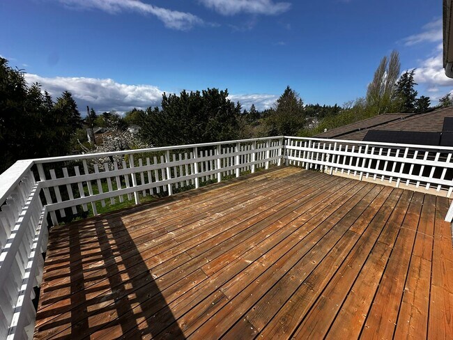 Building Photo - 2bd/1ba Seattle Home