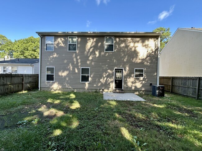 Building Photo - 5025 Krick St