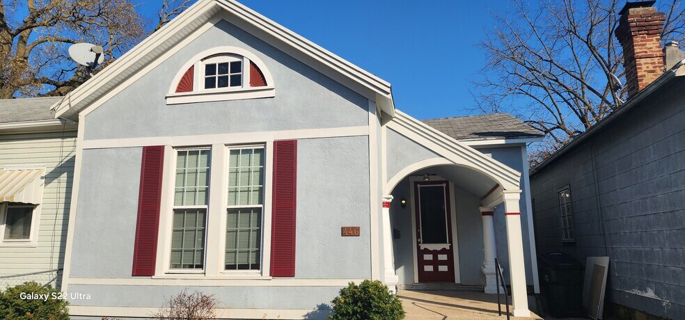 Primary Photo - 446 Brightwood Ave