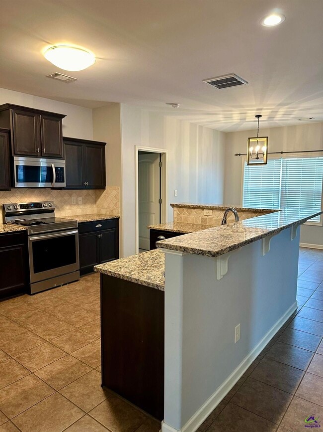 Building Photo - 121 Hawks Tail Dr