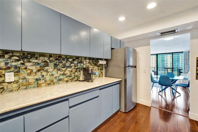 Building Photo - 2201 S Ocean Dr