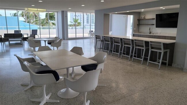 Building Photo - 545 S Fort Lauderdale Beach Blvd
