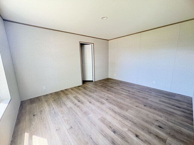 Building Photo - 4514 San Juan Dr S