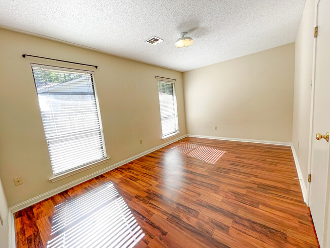 Second bedroom has spacious closet as well - 178 Walnut St