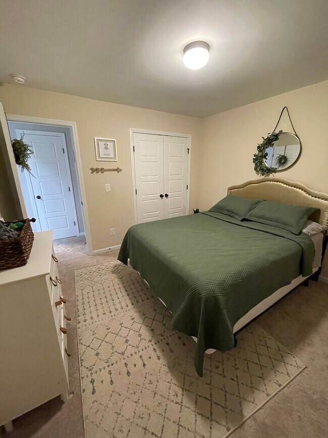 Building Photo - 311 Pebble Shore Dr