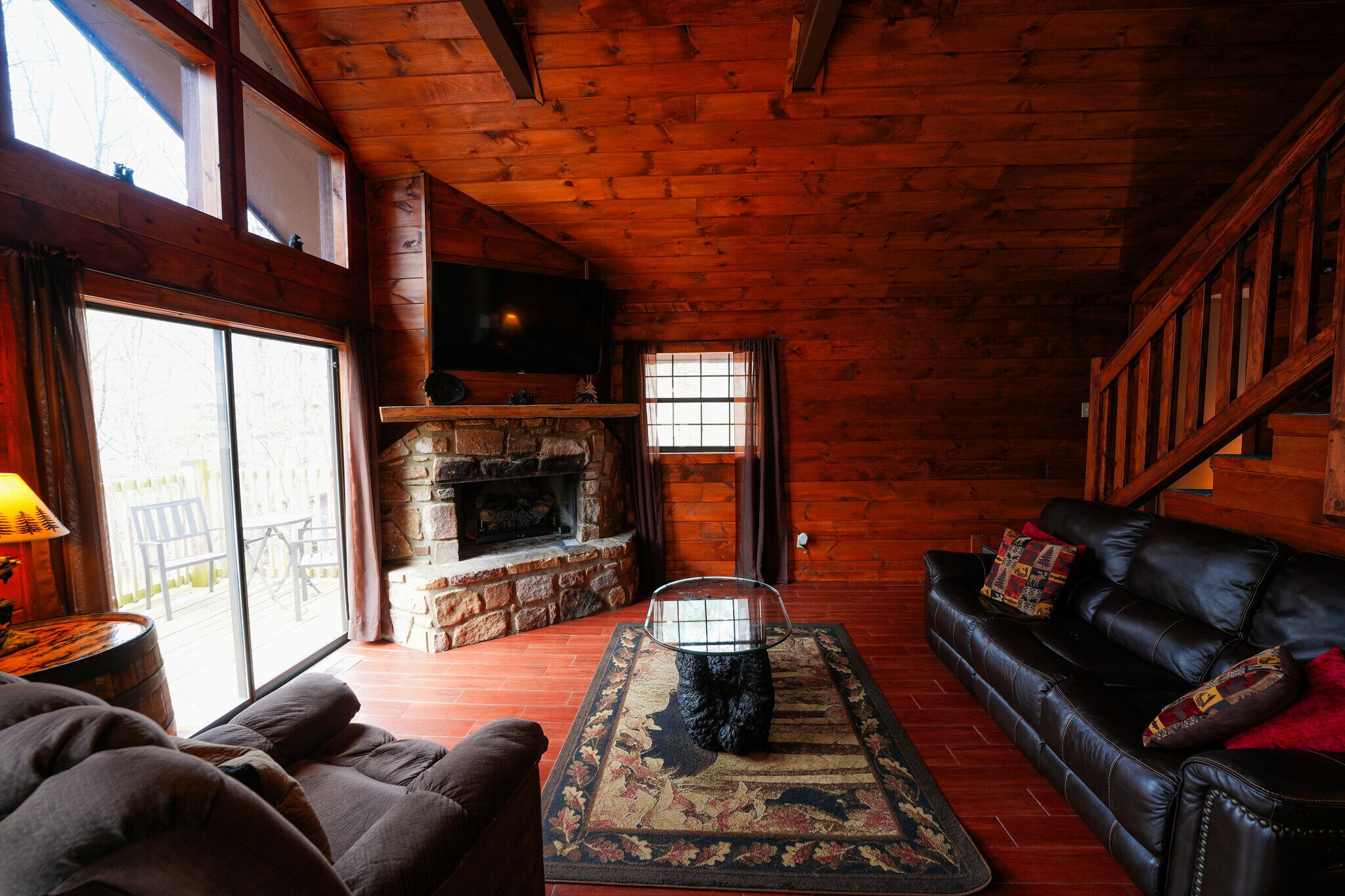 Building Photo - 425 Hemlock Ln