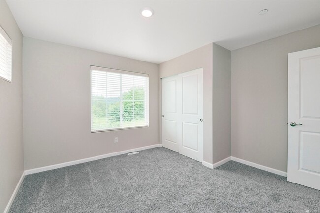 Building Photo - 8414 Gilman Wy