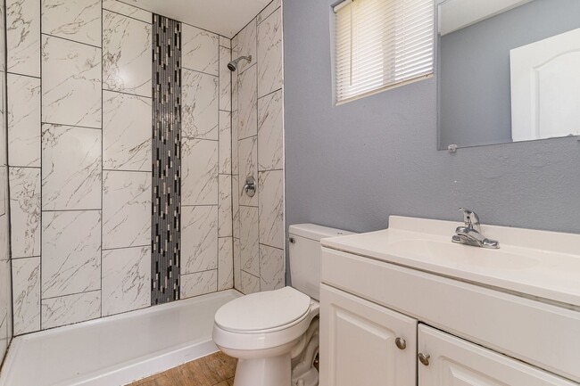 Building Photo - Spacious 4-Bedroom Home with Modern Finishes – Owenwood, Dallas