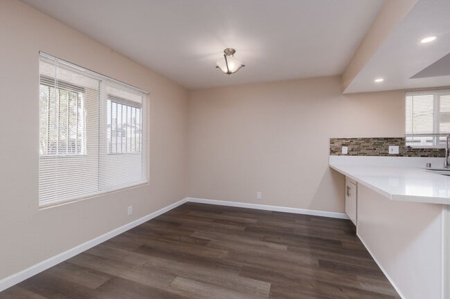 Building Photo - 6205 Bellota Dr