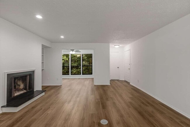 Building Photo - 1017 Dunbar Dr