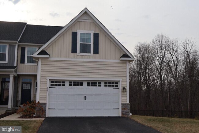 Building Photo - 659 Thomas Penn Dr