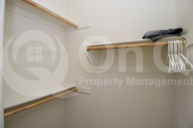 Building Photo - 17824 W Cedarwood Ln