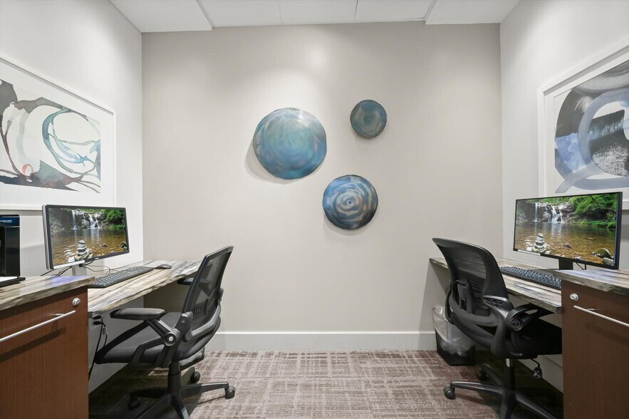 Building Photo - 100 Harborview Dr