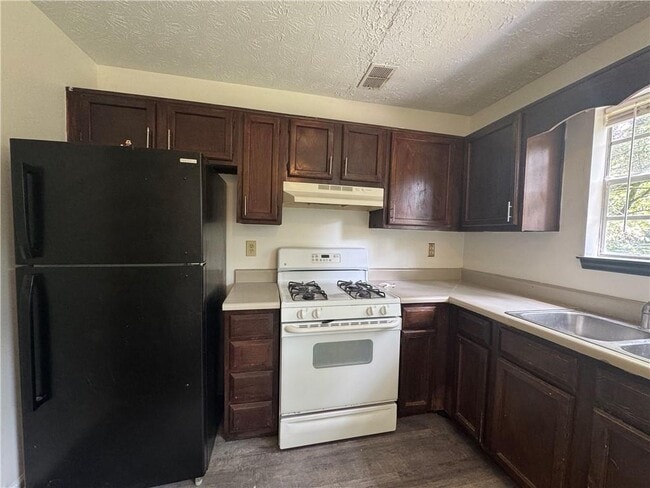 Building Photo - 2215 Laurel Mill Way