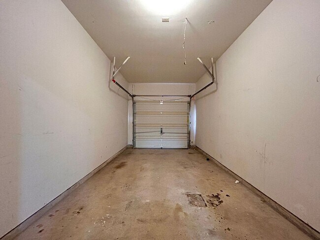 Building Photo - 12303 Abney Dr