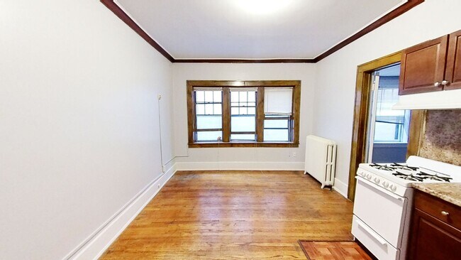 Building Photo - 693 Park Ave