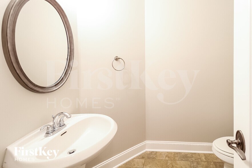 Building Photo - 2071 Lily Valley Dr