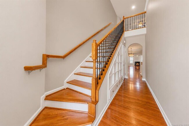 Building Photo - 4046 Coronation