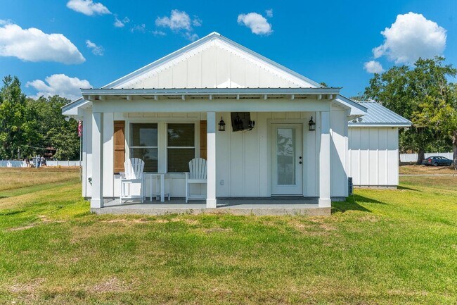 Building Photo - 523 Landing Ave